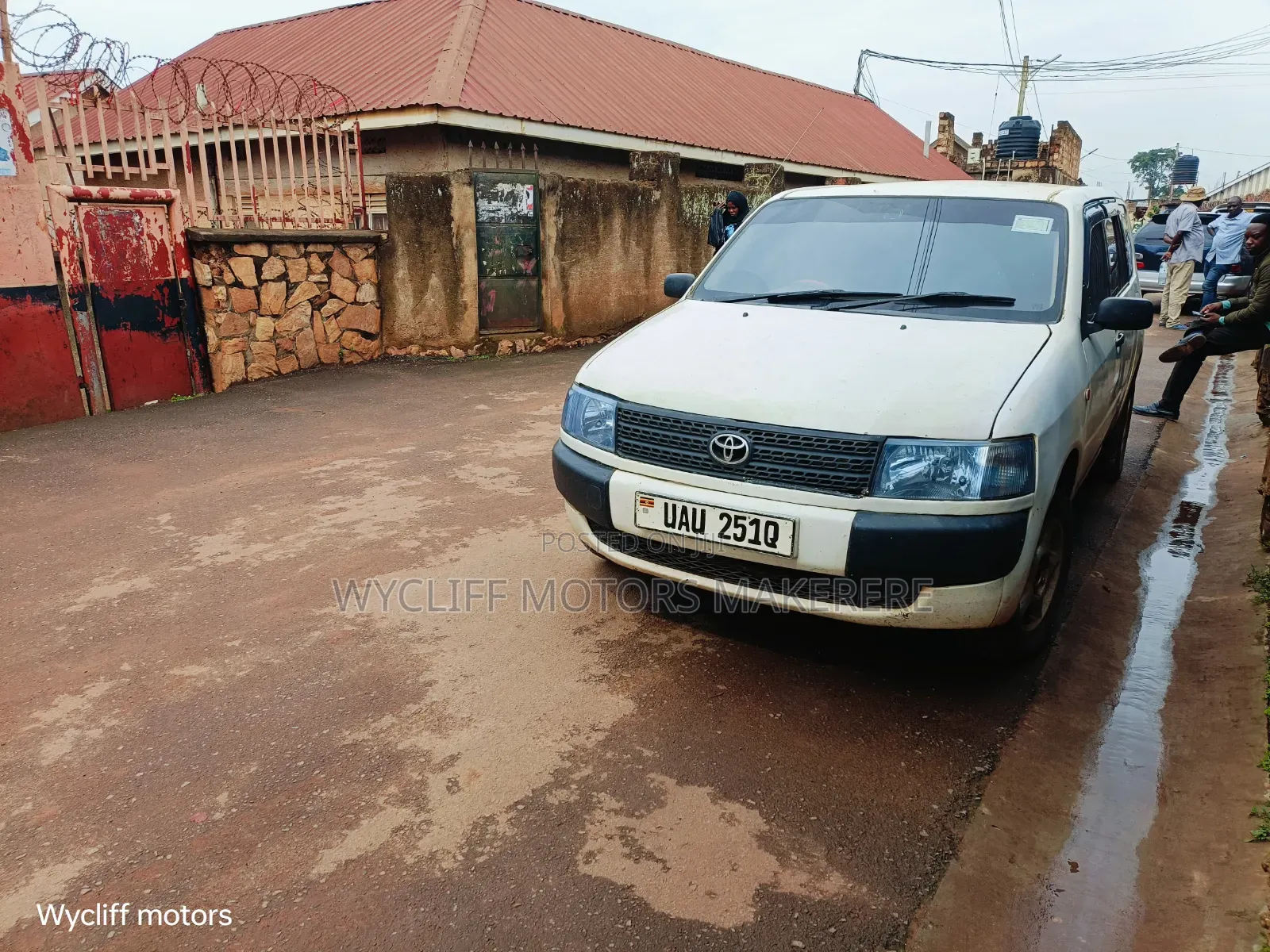 Toyota HiAce 2006 White