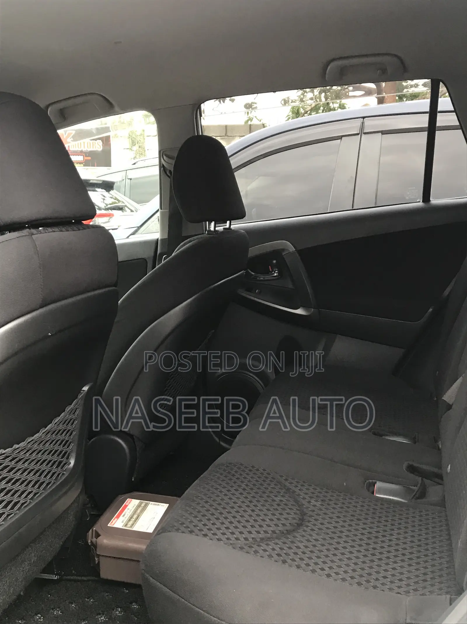 Toyota Vanguard 2011 White