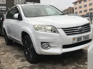 Toyota Vanguard 2011 White