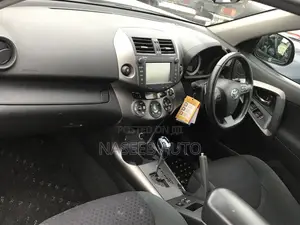 Toyota Vanguard 2011 White
