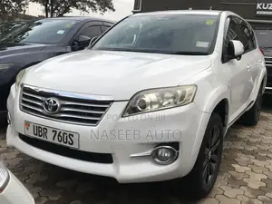 Toyota Vanguard 2011 White