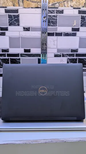 Laptop Dell Latitude 7390 8GB Intel Core i5 SSD 256GB