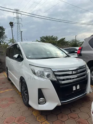 Toyota Noah 2014 White