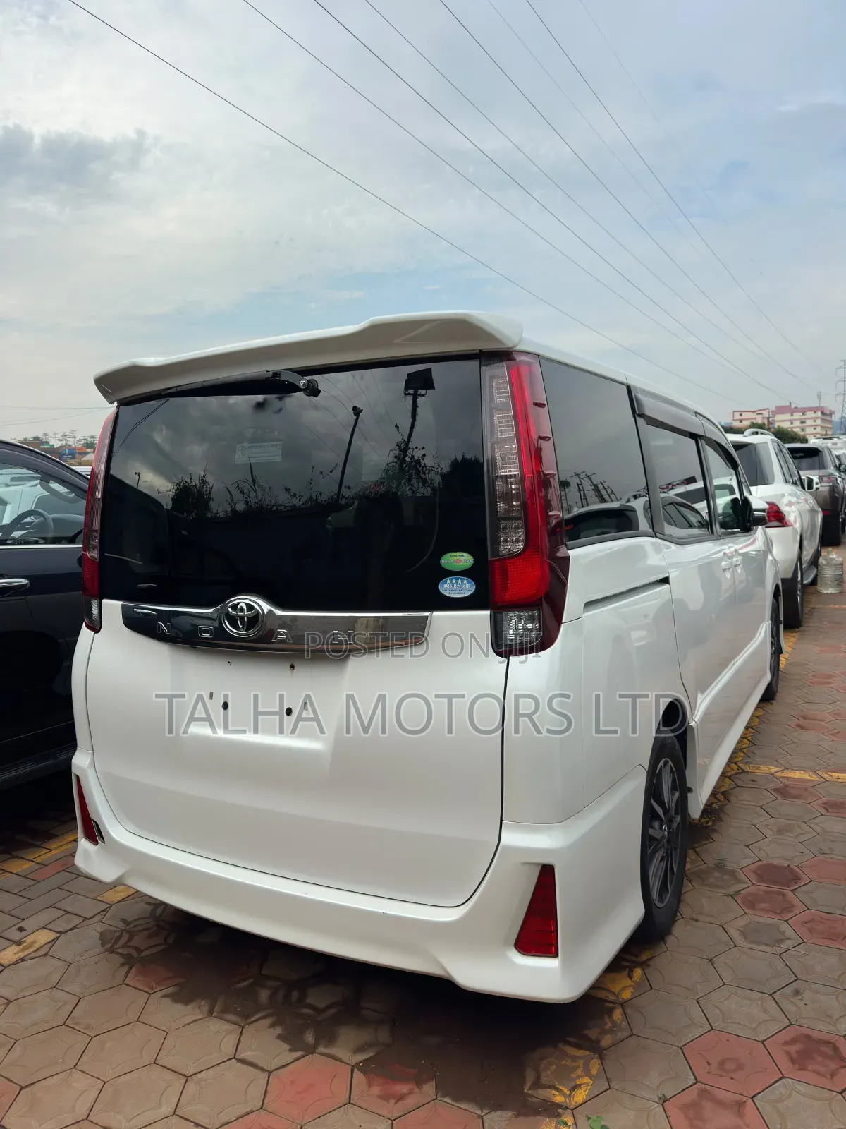 Toyota Noah 2014 White