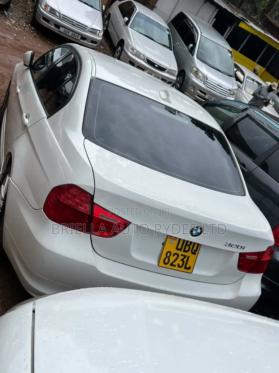 BMW 320i 2011 White