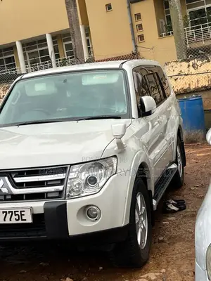 Mitsubishi Pajero 2011 White