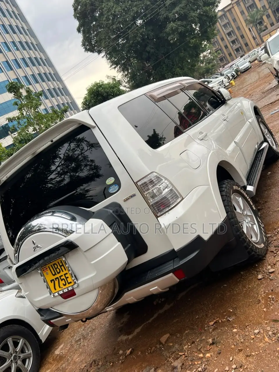 Mitsubishi Pajero 2011 White
