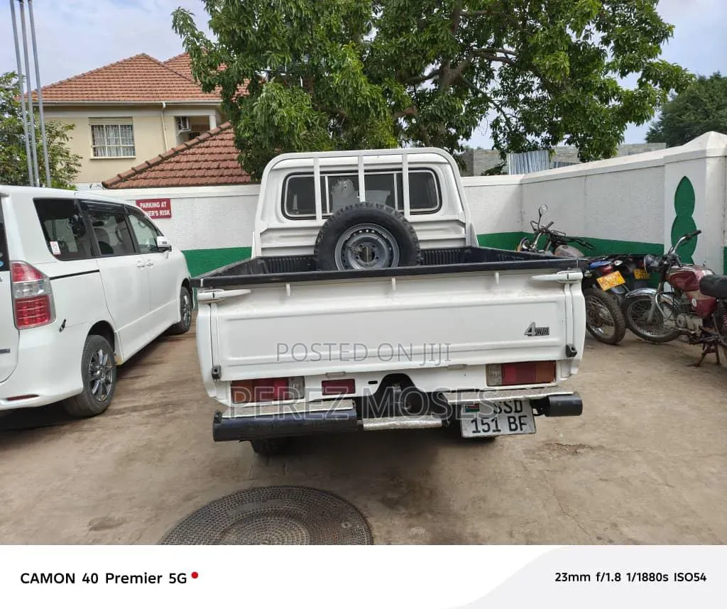 Toyota Land Cruiser 2018 White