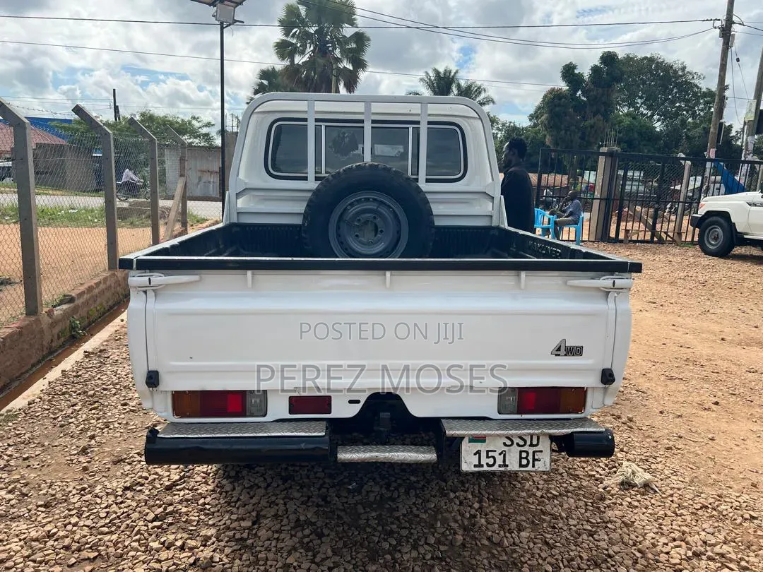 Toyota Land Cruiser 2018 White