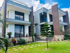 5bdrm Maisonette in Namulands, Central Division for sale