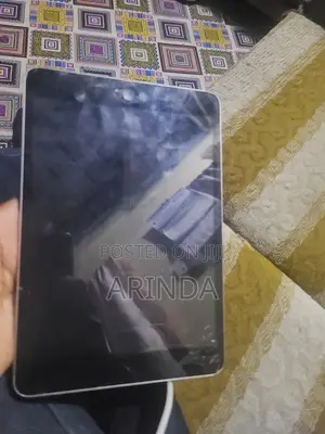 Apple iPad Air 64 GB Gray