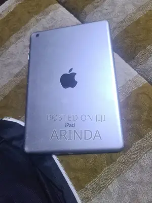 Apple iPad Air 64 GB Gray