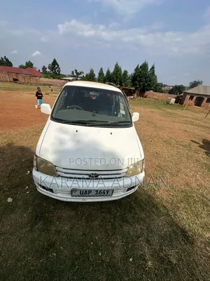 Toyota Noah 2002 White