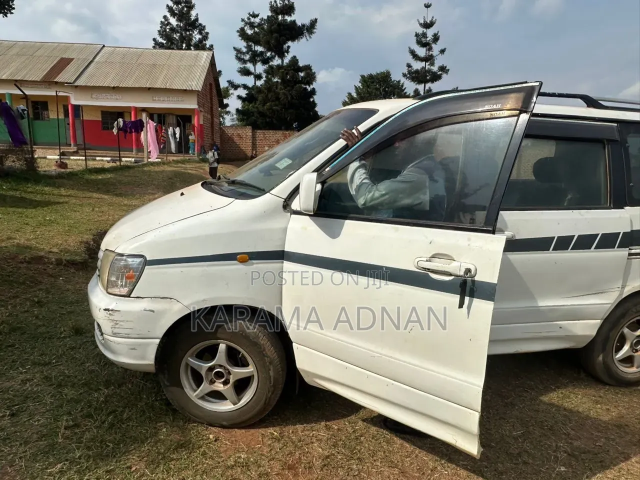 Toyota Noah 2002 White