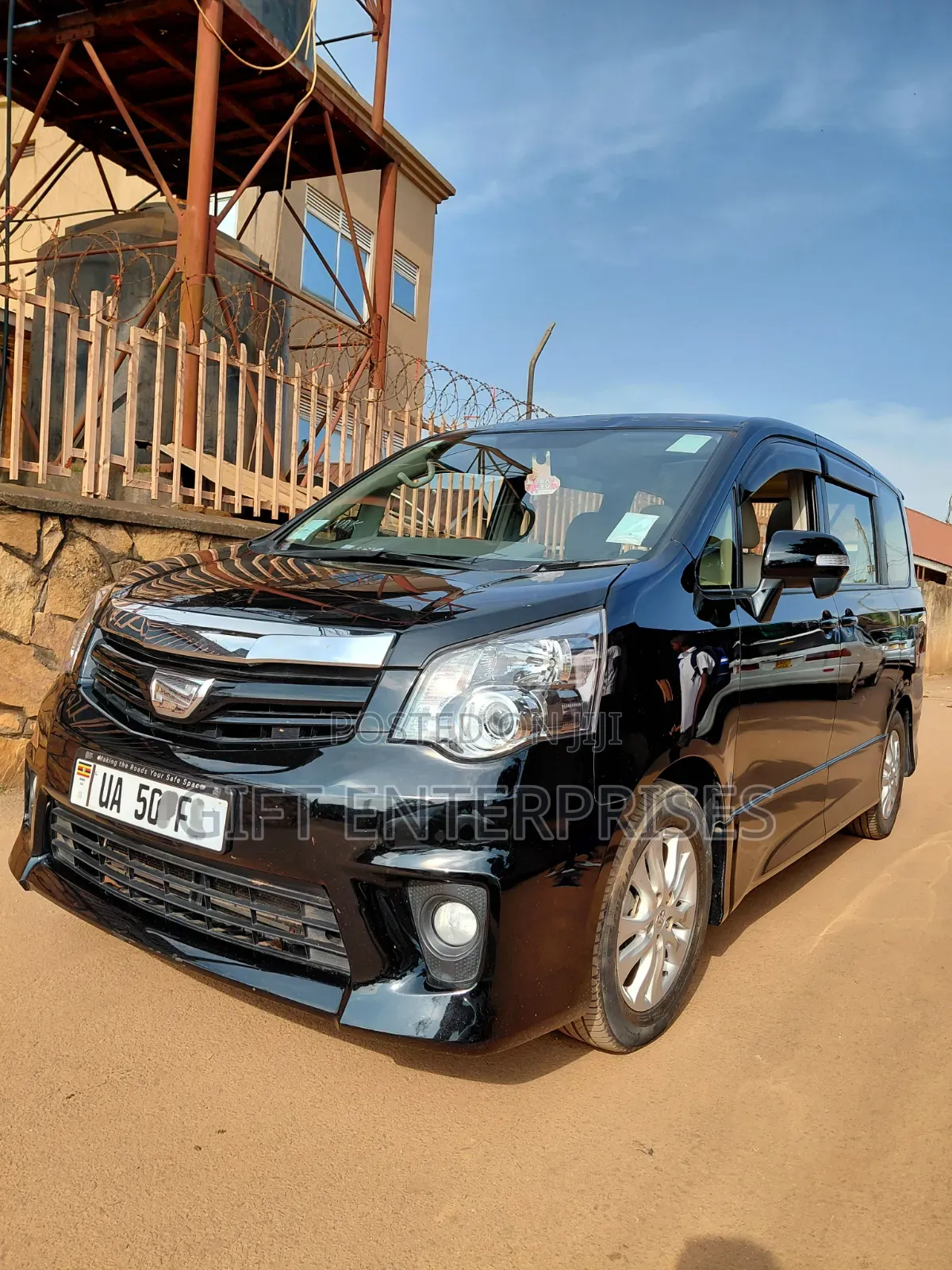 Toyota Noah 2012 Black