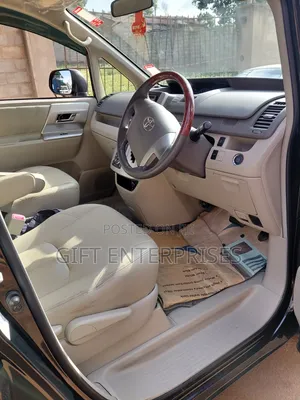 Toyota Noah 2012 Black