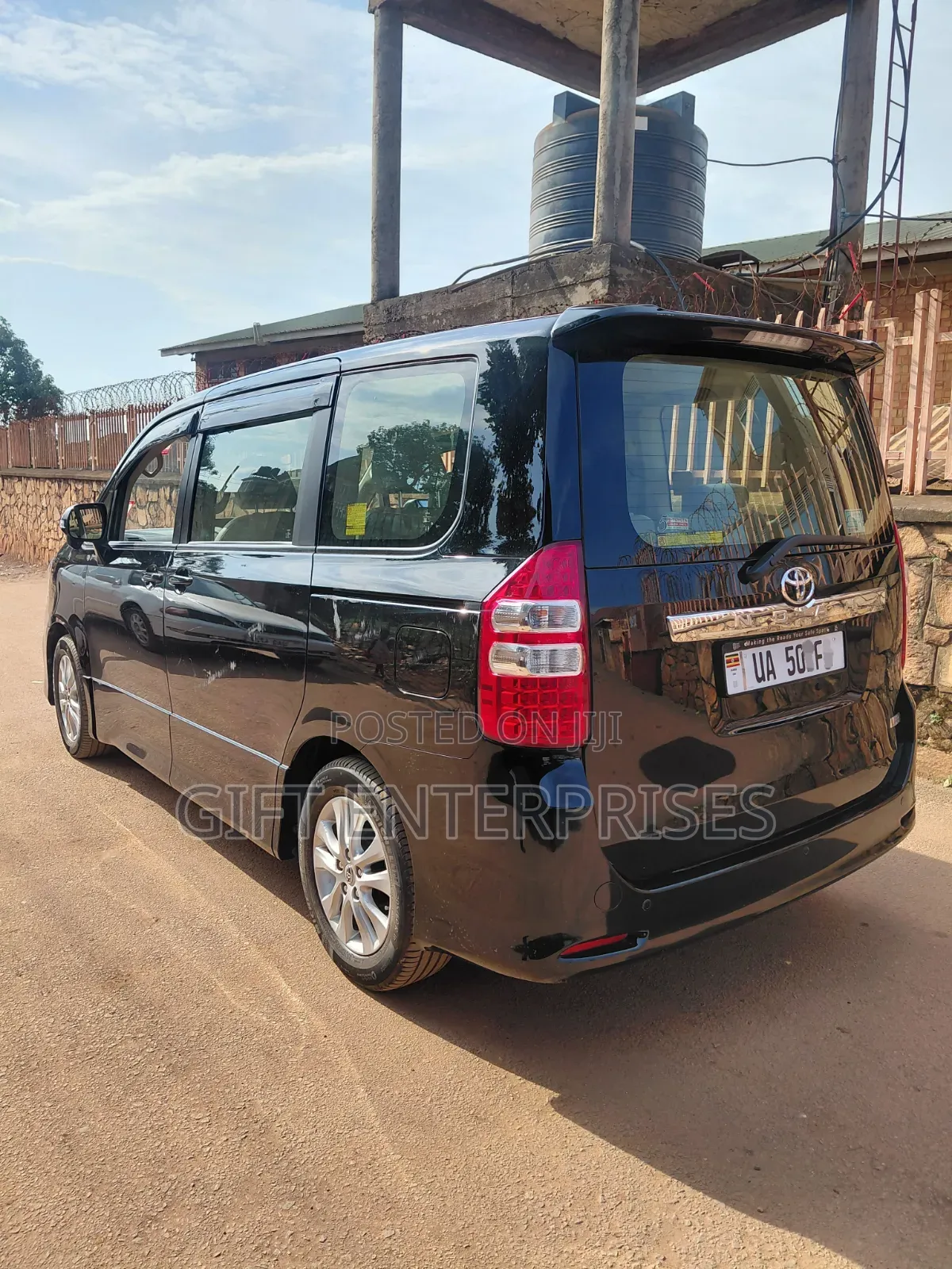 Toyota Noah 2012 Black
