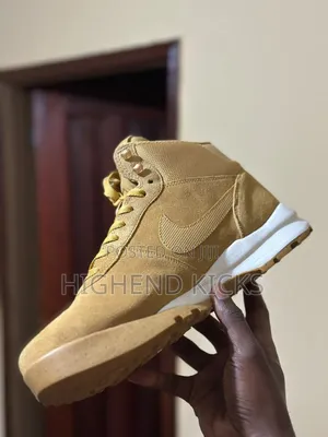 NIKE Boot Shoe