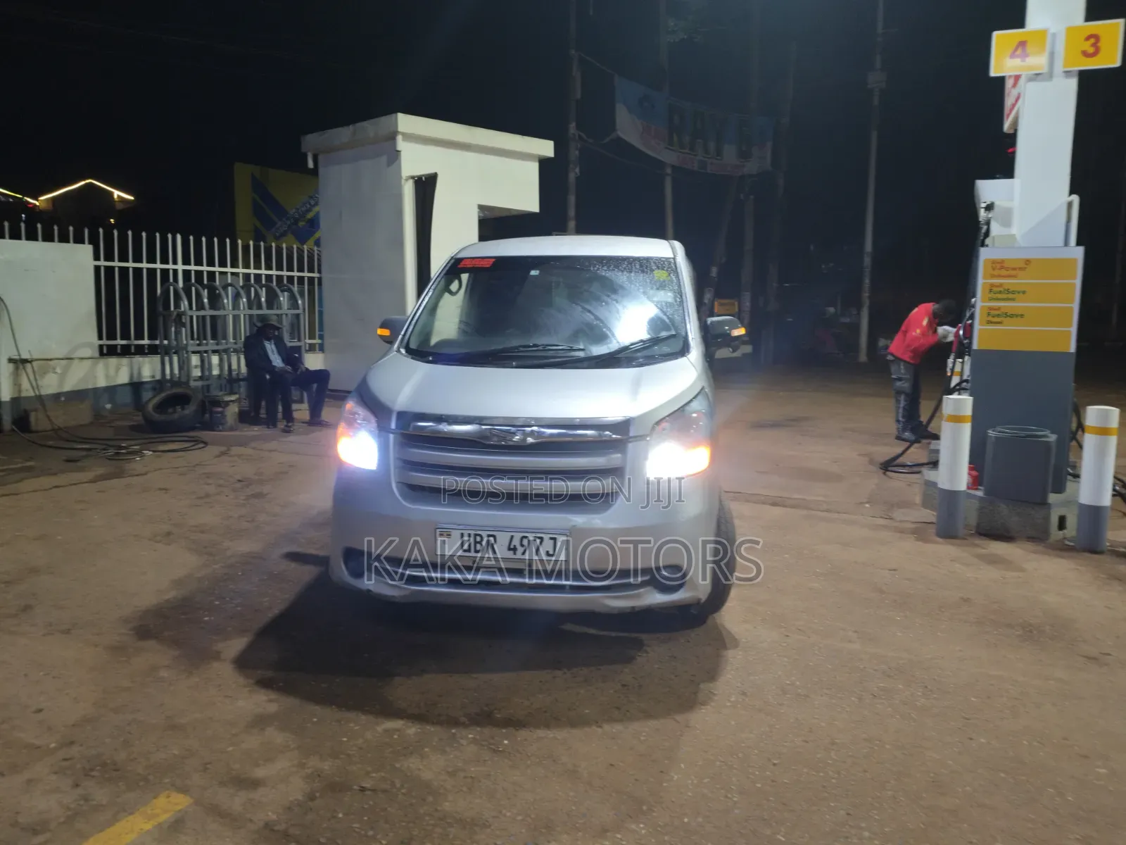 Toyota Noah 2009 Silver