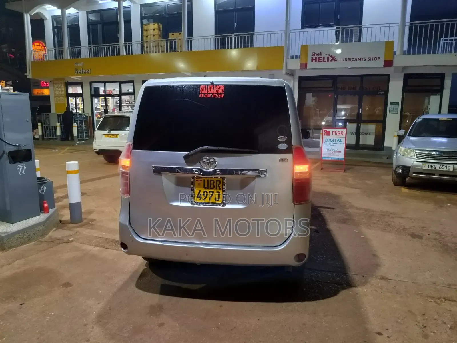 Toyota Noah 2009 Silver