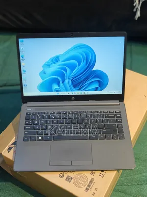 Laptop HP 240 G8 4GB AMD Ryzen SSD 128GB