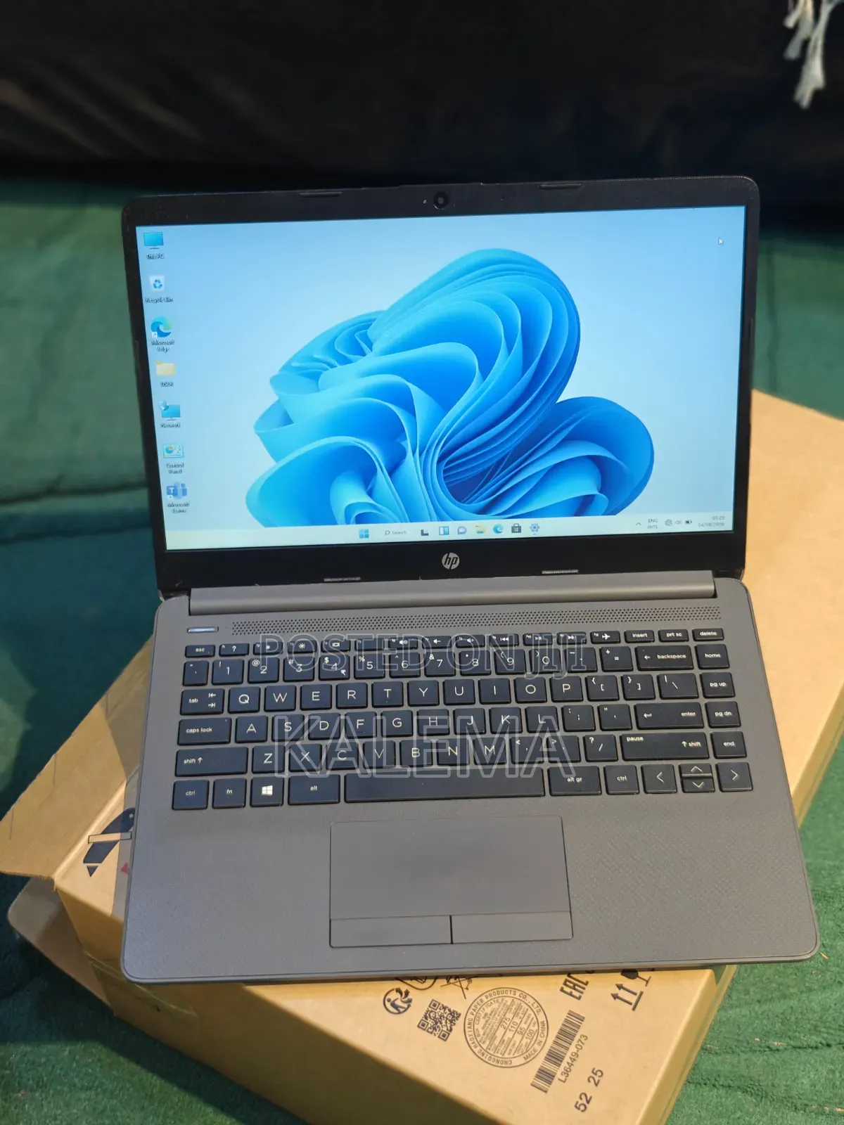 Laptop HP 240 G8 4GB AMD Ryzen SSD 128GB