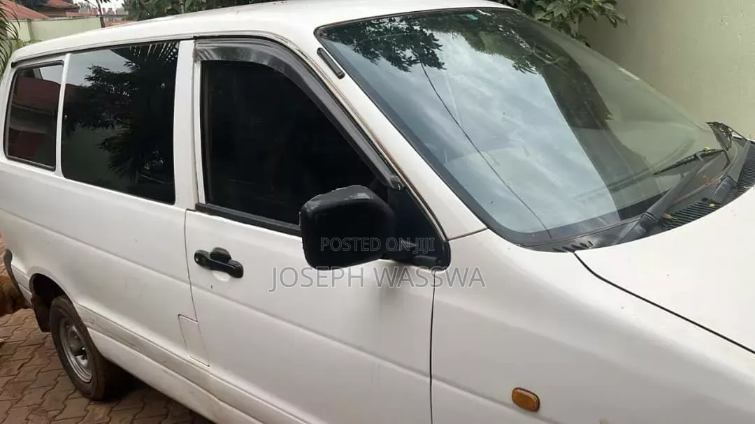Toyota Noah 2002 White