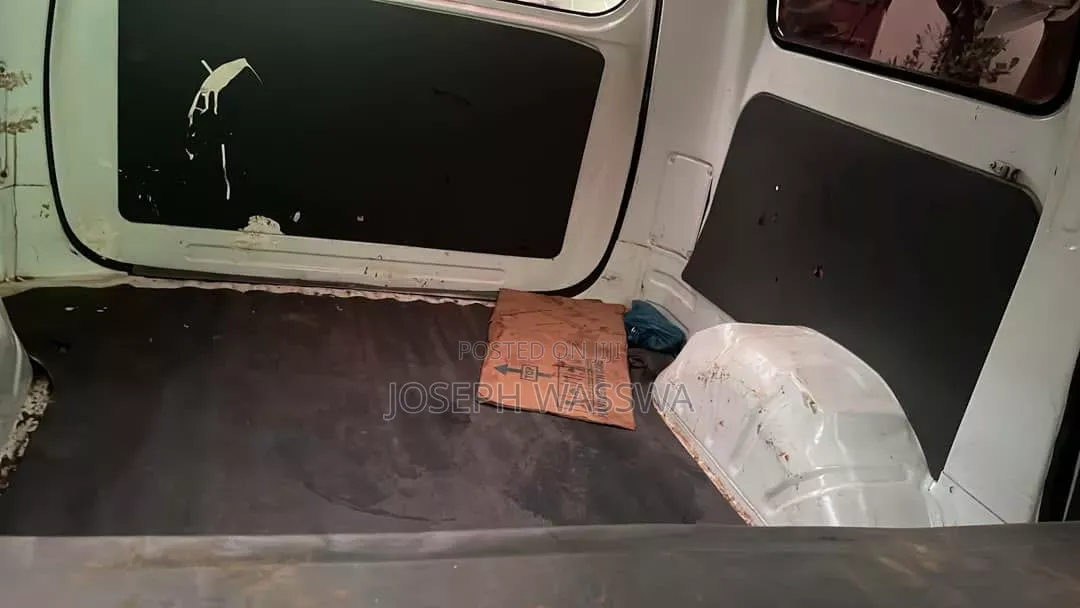Toyota Noah 2002 White