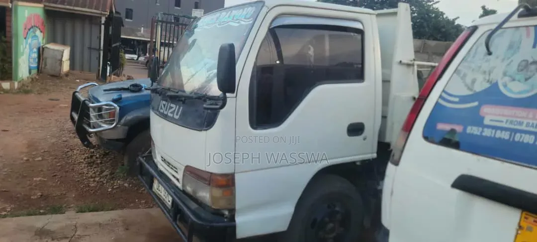 Isuzu Elf Truck