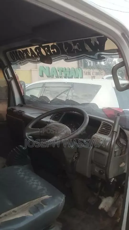 Isuzu Elf Truck