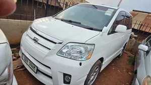 Toyota Noah 2005 White