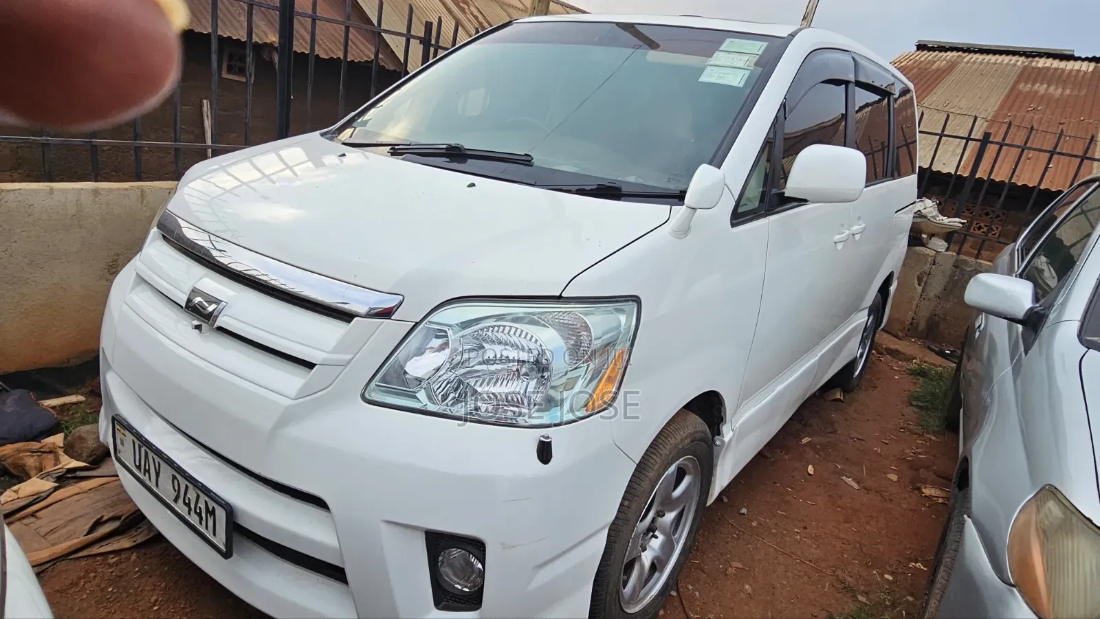 Toyota Noah 2005 White
