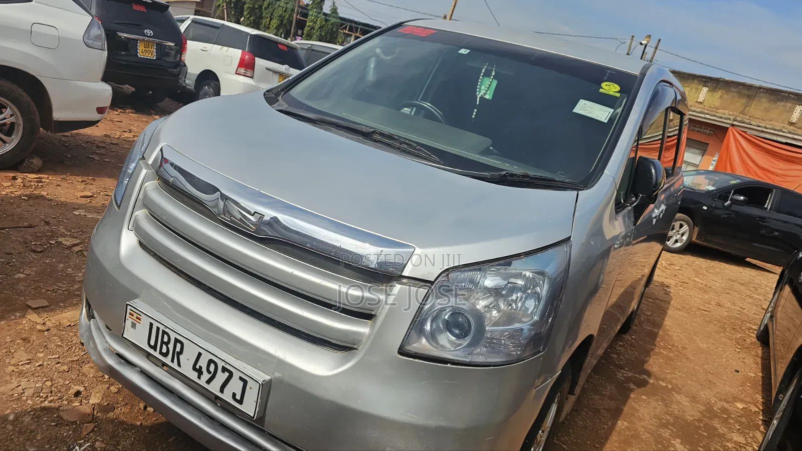 Toyota Noah 2009 Silver