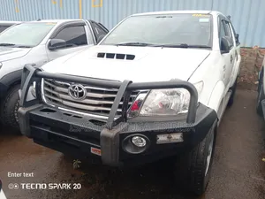 Toyota Hilux 2012 White