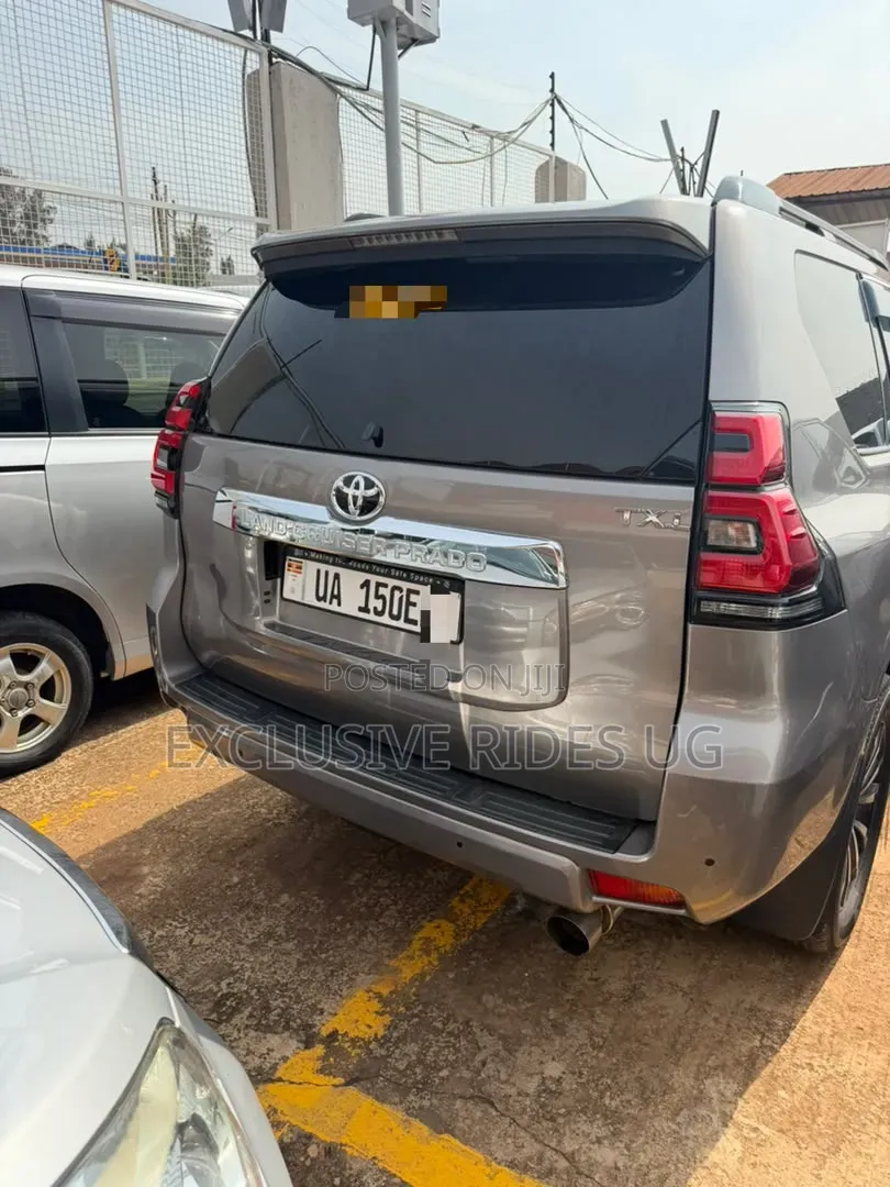 Toyota Land Cruiser Prado 2018 Gray