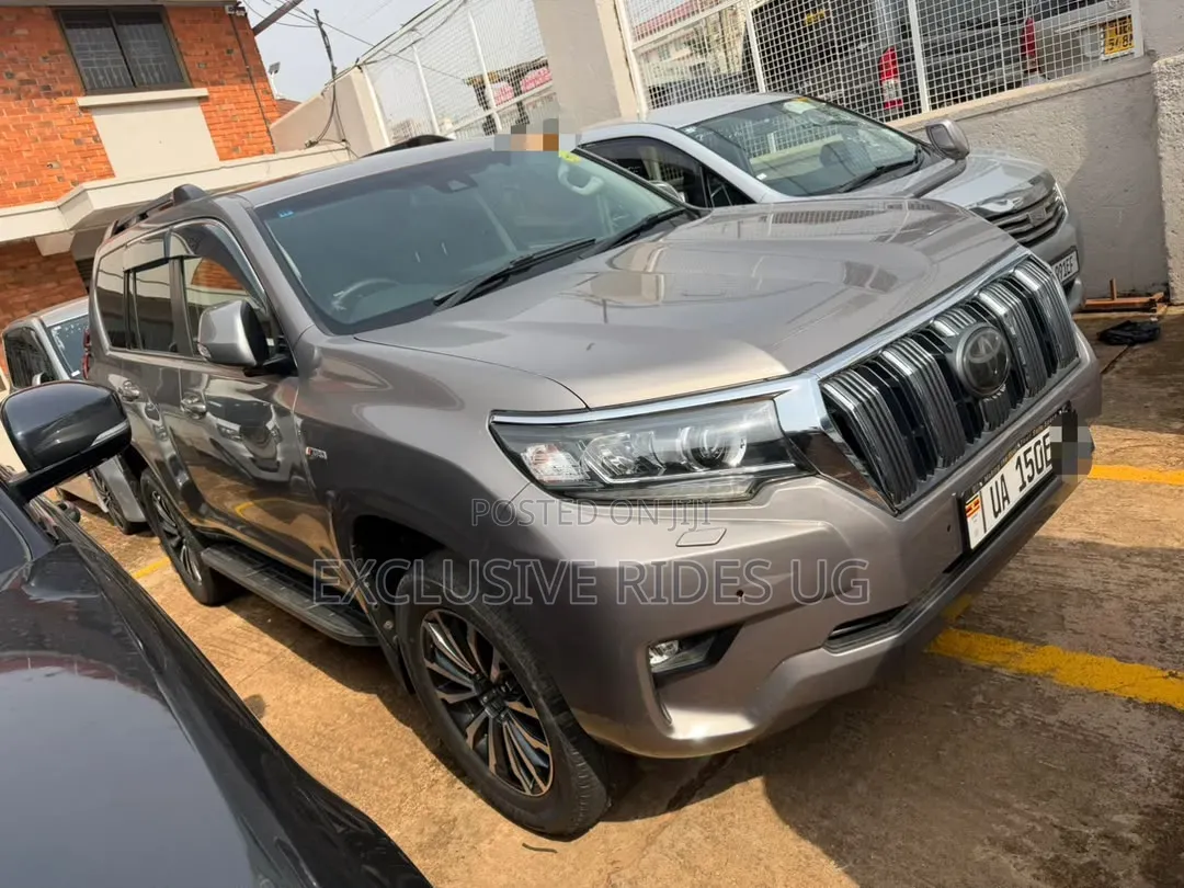 Toyota Land Cruiser Prado 2018 Gray