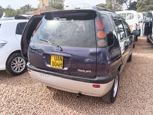 Toyota Raum 2000