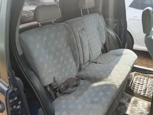 Toyota Raum 2000