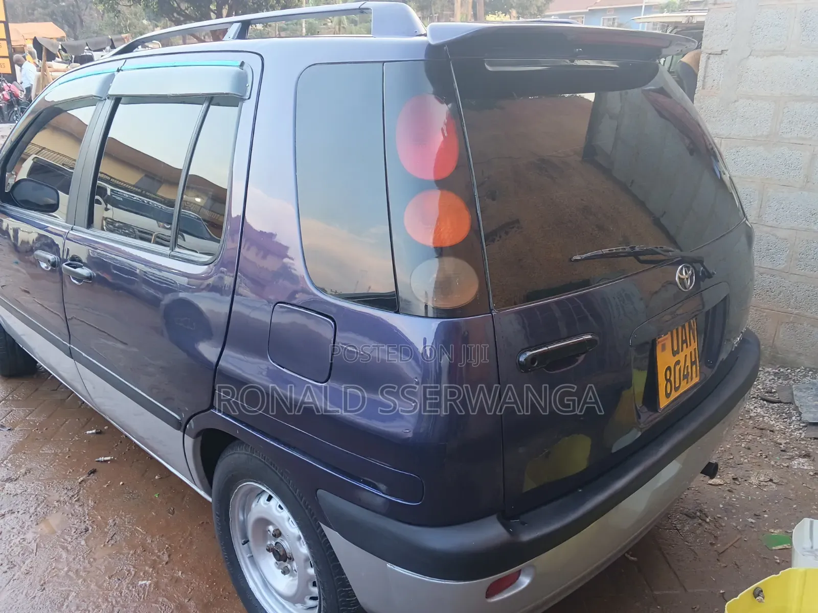 Toyota Raum 2000