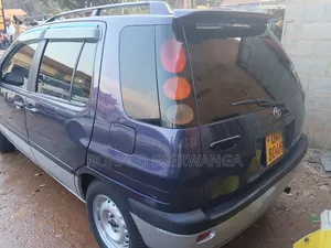 Toyota Raum 2000