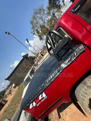 Toyota Hilux 2000 Red