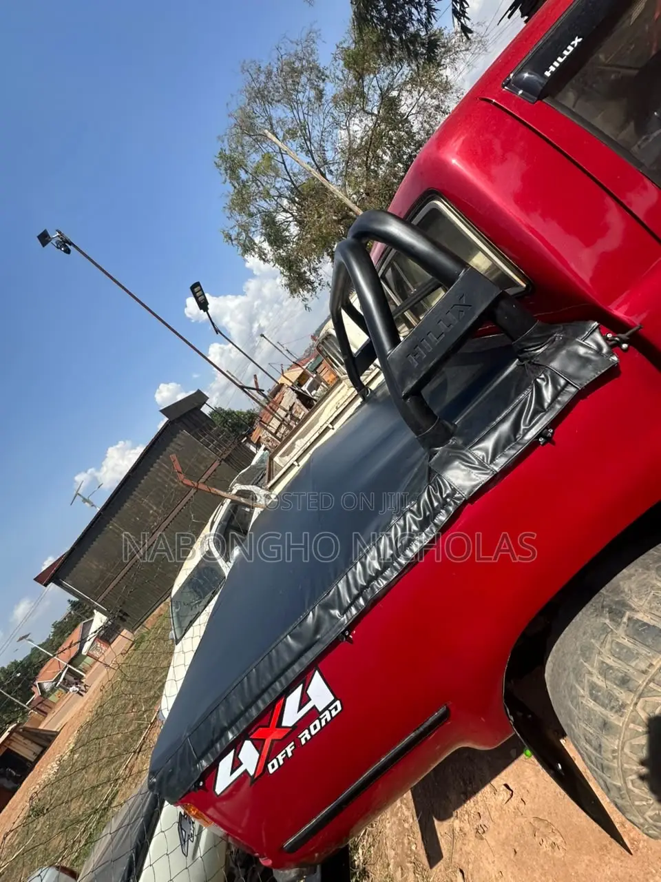 Toyota Hilux 2000 Red