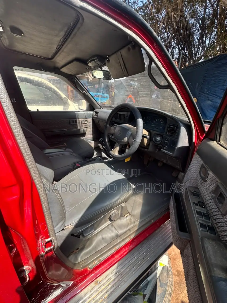 Toyota Hilux 2000 Red