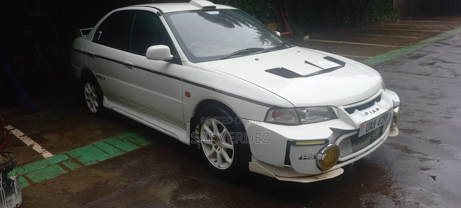 Mitsubishi Lancer 1997 White