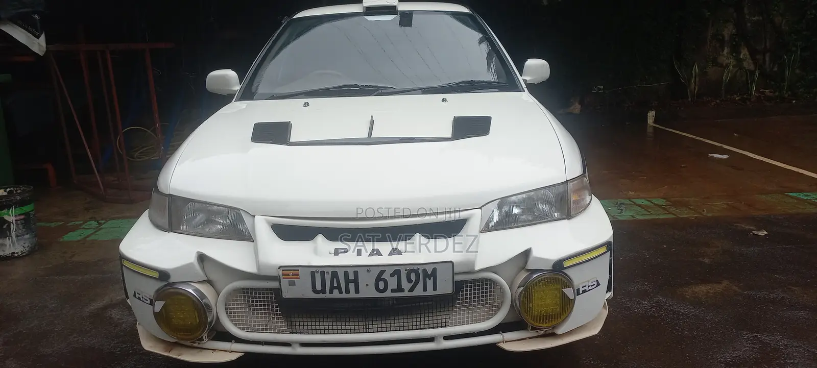 Mitsubishi Lancer 1997 White