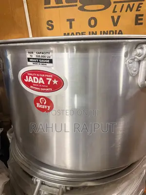 Souce Pan With Handle and Lid