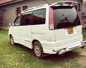 Toyota Noah 2001 White