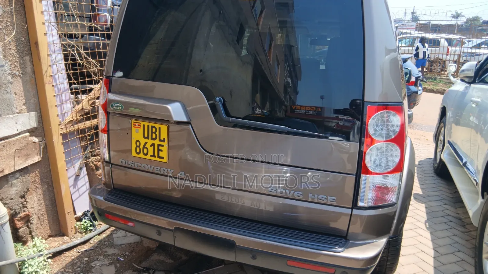 Land Rover Discovery 2018 Gold