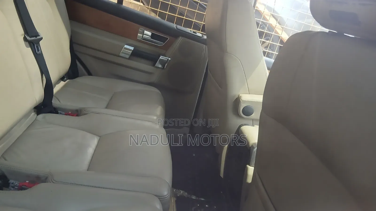 Land Rover Discovery 2018 Gold