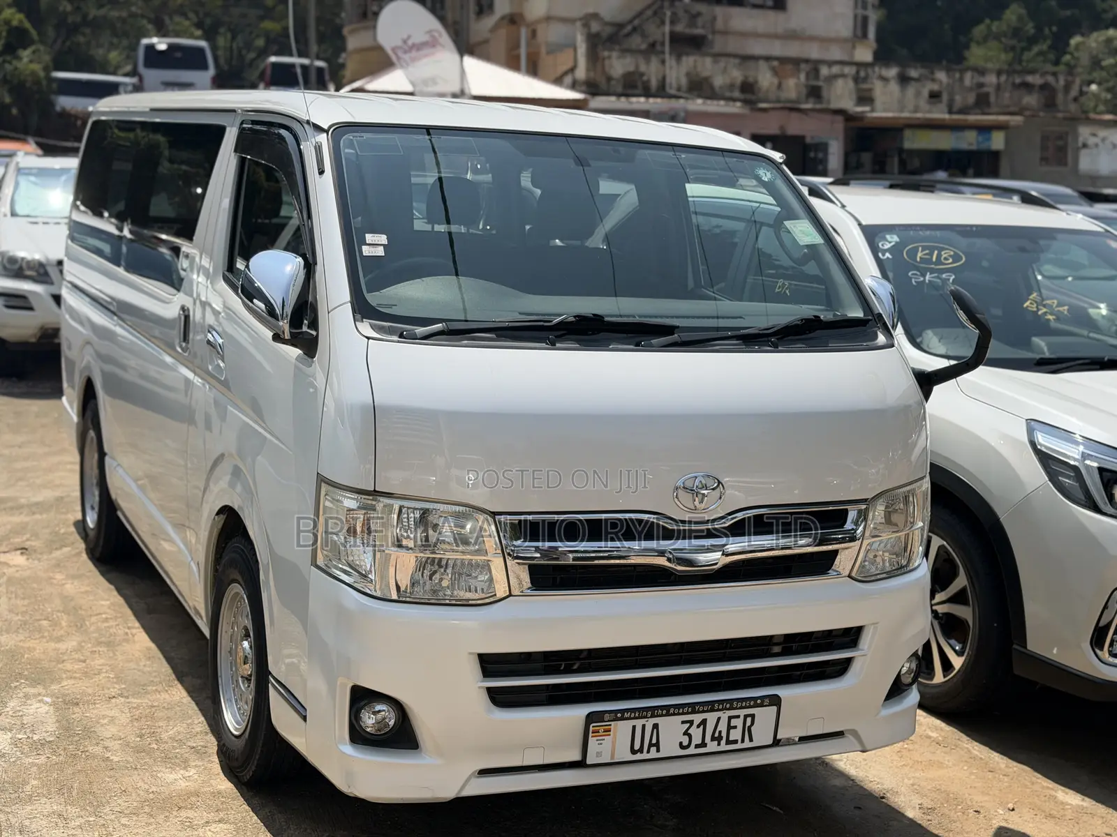 Toyota HiAce 2013 White